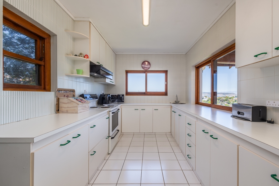 5 Bedroom Property for Sale in Lower Robberg Western Cape